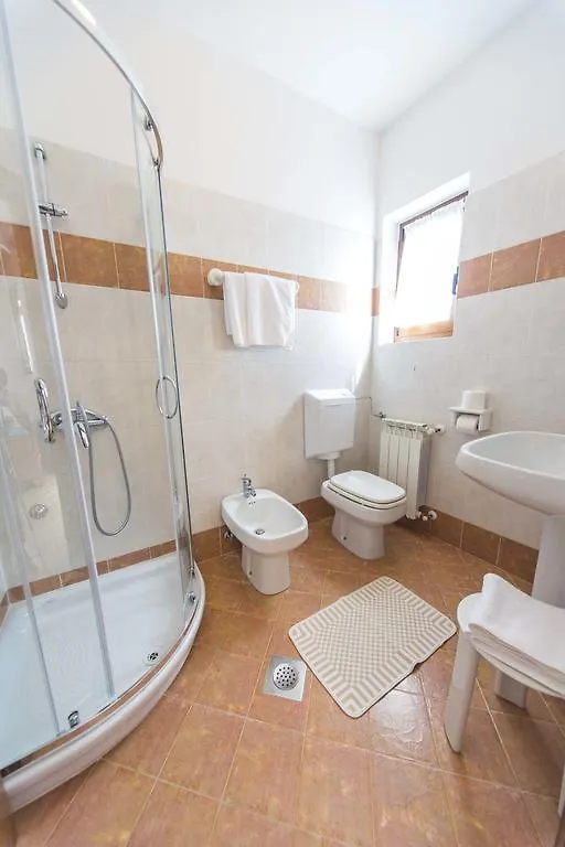 *** Oda ve Kahvaltı B&B Marino Buje Hırvatistan